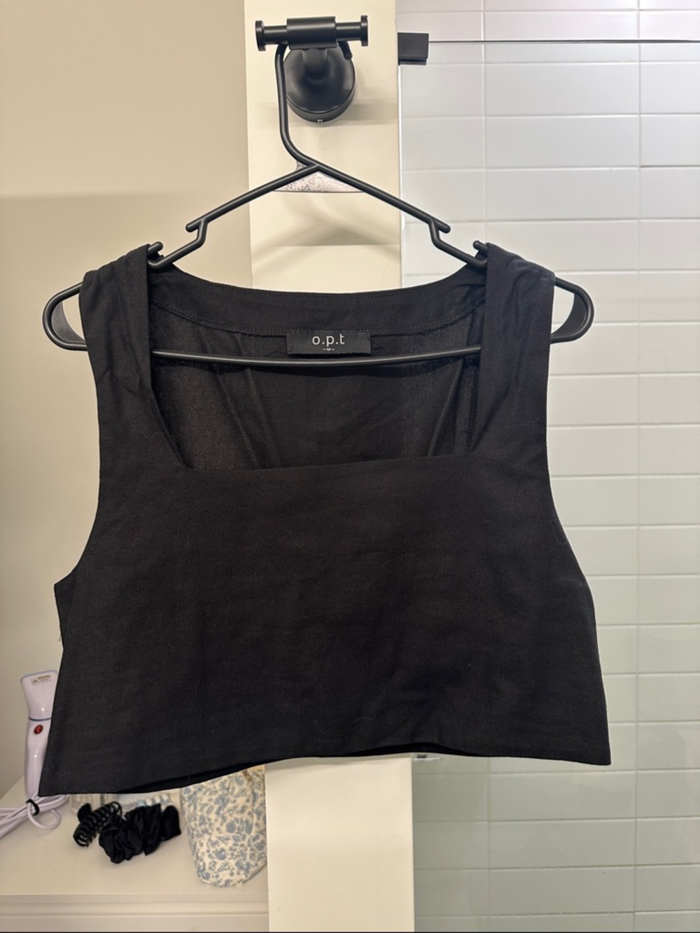 Black Square-Neck Crop Tank Top